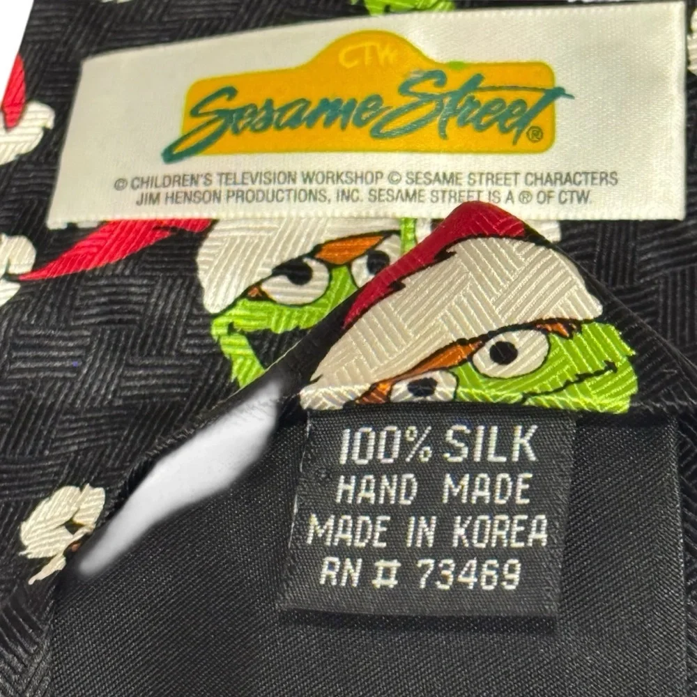 Sesame Street Oscar the Grouch, Santa Christmas 100% silk holiday tie black